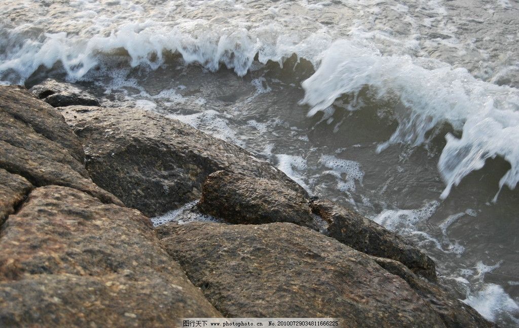 梦见海水海浪，探索梦境中的情感与启示