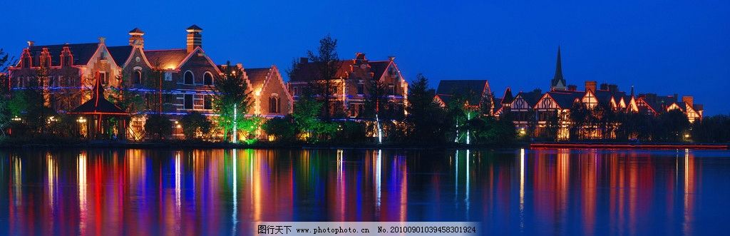 成都/成都南湖度假区欧式风情街夜景图片