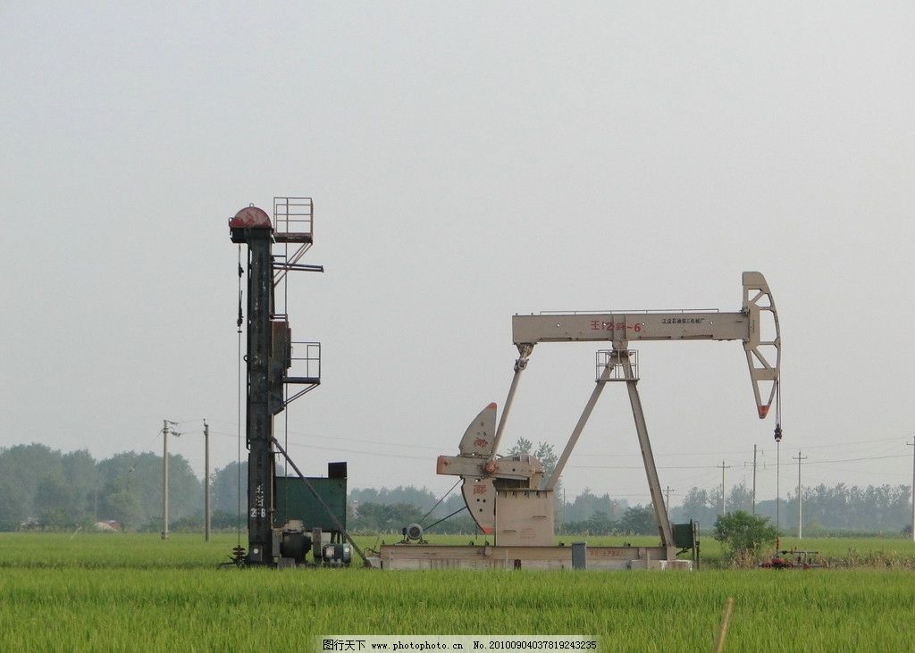 江汉油田技术监督处油田环境监测当尖兵